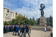 Ceremonie militară în Piaţa Independenţei