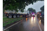 Un TIR a derapat la Galați. Șoferul circula cu viteză