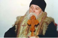 Sfaturi de la părintele Cleopa - Poţi să ai un milion de lumânari, nu-ţi ajută nimic la moarte