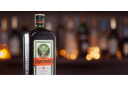 A băut o sticlă întreagă de Jagermeister în mai puţin de două minute. A murit pe loc