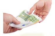 Blestemul geografiei. Cum facem să avem şi o „alianţă financiară“ pe lângă cea politico-militară? Aflată la 400 de kilometri de război, România se împrumută de la aliaţii săi din NATO cu cea mai mare dobândă din UE, de 9%.