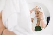 Ai scăpat de coșuri, dar ai rămas cu urme pe ten?  Rutina de acasă care te va salva