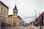 Un nebun a dat foc ușii principale din Primăria Cluj