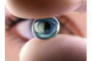 Medicii din Italia au realizat primul implant de retină artificială. Pacientul are 91 de ani