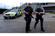 Un român a fost ucis de polițiștii din Marea Britanie. Era înarmat și avea o pisică în geantă