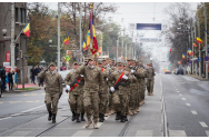 Evitaţi Copoul. Paradă militară pe B-dul Carol