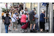 Cozile la băncile de alimente din Germania sunt tot mai mari. Sunt atât de mulți oameni săraci, că voluntarii ajung să îi refuze
