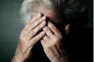 Repetentul din Probota care a dat cu ciocanul în cap unei bătrâne vrea să fie liber
