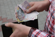 Primăria își recompensează angajații, de Crăciun