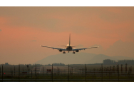 O femeie a pretins că naște în avion, iar aeronava a aterizat de urgență la Barcelona. Ce a urmat apoi