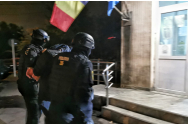 Tânăr reținut pentru 24 de ore, după ce a fost surprins de polițiști în timp ce încerca să sustragă un autoturism