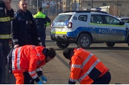O fată de 14 ani și-a pierdut viața în ajun de anul nou după ce a fost înjunghiată de 25 de ori, de un tânăr. Fratele mai mic al tinerei era de față