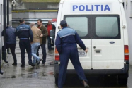  Adolescentul care a bătut o polițistă a fost arestat