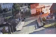VIDEO: Momentul exploziei din Maramureș a fost surprins de camerele de supraveghere. În imagini se vede cum după impact, un bărbat care s-a salvat în ultimul moment din incendiu, se întoarce pentru a salva un copil