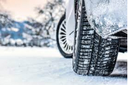 Ce riscă șoferii care circulă cu anvelope de vară iarna, în cazul unui accident auto