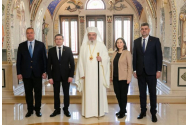 Guvernul Ciucă va promova un proiect de lege care va recunoaște dreptul de ședere/rezidență al cuplurilor LGBT căsătorite, dacă unul dintre parteneri este cetățean al UE