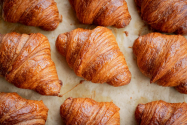 Cea mai simplă și rapidă rețetă de croissant cu unt – ai nevoie doar de câteva ingrediente!