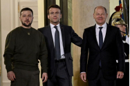 Macron avertizează că „nu este momentul” pentru dialog cu Rusia. Vestul trebuie să intensifice sprijinul militar pentru Ucraina