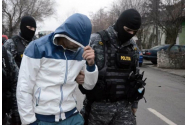 Proprietarul câinilor care au sfâșiat un copil, încătușat!