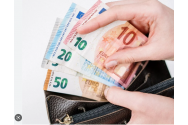 Salariul minim european trebuie implementat şi în România până în 2024
