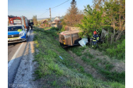 Vaslui: Mașină răsturnată pe DE 581; două persoane rănite