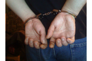 Adolescent arestat după ce și-a înjunghiat unchiul. Victima a murit