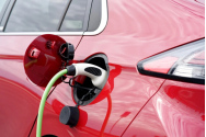 Mărturia unui român care a renunțat la mașina electrică pentru una pe motorină: „Acum îmi permit extravaganțe precum aerul condiționat“