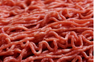 Ce a descoperit o femeie din Iași, într-o caserolă de carne tocată: „Riscam să le dau copiilor”