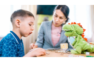  Terapia de logopedie - ajutor esențial pentru copiii cu autism