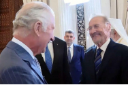 Emil Constantinescu, de nerecunoscut. Fostul preşedinte, prezent la dineul Regelui Charles, de la Palatul Cotroceni