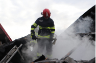 Iertat de judecători, după ce a dat foc la grajdul vecinului