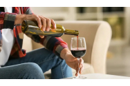 Cercetătorii şi nutriţioniştii au convenit: este mai sănătos să consumi alcool moderat, decât să nu bei deloc