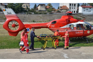 Bătrân din Vaslui adus cu elicopterul la Iași după ce a băut lichid de parbriz