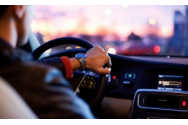 Atenție, de astăzi intră în vigoare: Noi reguli privind dobândirea și restituirea permisului de conducere