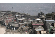 A început demolarea „Zidului Rușinii”, linia de demarcație dintre bogații și săracii din Lima, capitala statului Peru