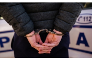 Doi bărbaţi din Iaşi, reţinuţi după ce i-au furat unei bătrâne 40.000 lei