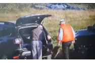 Momentul în care Dumitru Buzatu ia geanta cu bani