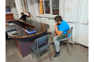 La cerșit cu briceagul și sprayul lacrimogen…