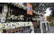 Peste 60.000 de pelerini au venit la IaȘi ca să se închine raclei Sfintei Parascheva