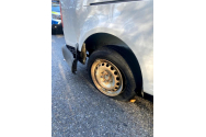 Tânăr de 20 de ani din Suceava, oprit de polițiști cu focuri de armă după ce a furat o dubă. Bărbatul nu avea permis și era beat