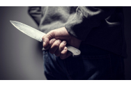 Un bărbat din Timișoara și-a înjunghiat prietenii după o ceartă. A încercat să fugă de polițiști sărind de la etajul 2 al blocului