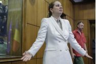 Ligia Deca povesteşte cum angajaţii din minister şterg comentariile negative la adresa ei: „Dacă n-apucă să le şteargă repede, am o zi proastă”