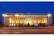 Palatul Victoria - iluminat în albastru pentru a marca Ziua Internaţională a Drepturilor Copilului