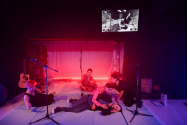 Teatrul Luceafărul joacă la București două reprezentații ale unui spectacol unicat în România