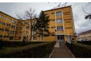 O elevă de 16 ani și-a înjunghiat profesorul cu un cuțit de tăiat porcul