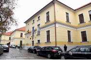 Tribunalul Mureş a înlocuit măsura arestului preventiv cu arestul la domiciliu pentru socrii primarului Cătălin Cherecheş