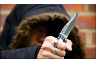 Un ieşean violent a fost înjunghiat pe peronul Gării Movileni