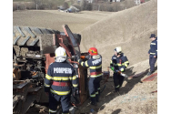 A murit strivit sub tractorul căzut într-o râpă. Bărbatul din Neamţ nu a avut nicio şansă de supravieţuire