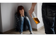Ieşean, pus la dat cu sapa, după ce şi-a agresat fiul suferind de ADHD