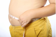 Copii obezi, dar subnutriți. Pericolul care crește în România. Medic nutriționist: „Le facem viața mai grea hrănindu-i prost“